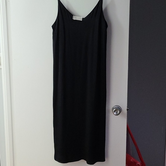 Dress - Picture 1 of 3